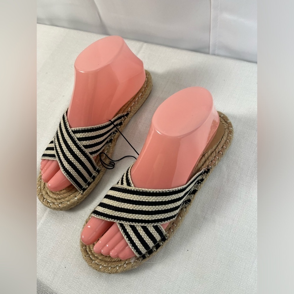 Forever 21 Womens Blue White Espadrilles Slip On Sandals Size 8.5 New